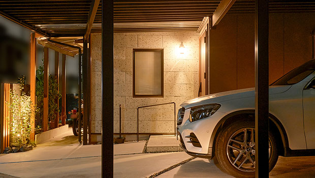 大谷石のある家