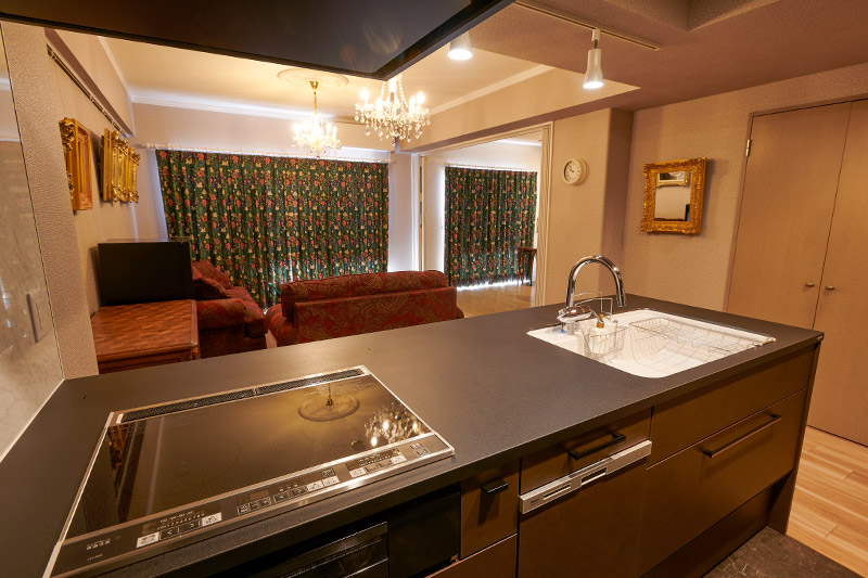 リビングが見渡せるキッチン