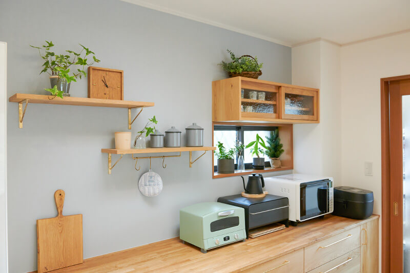 食器棚と飾り棚