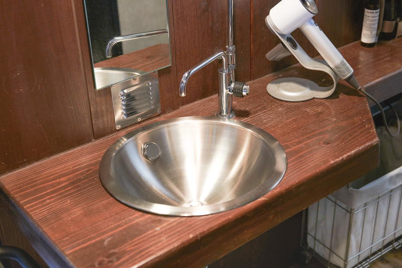 照明と合せクールなボウルで