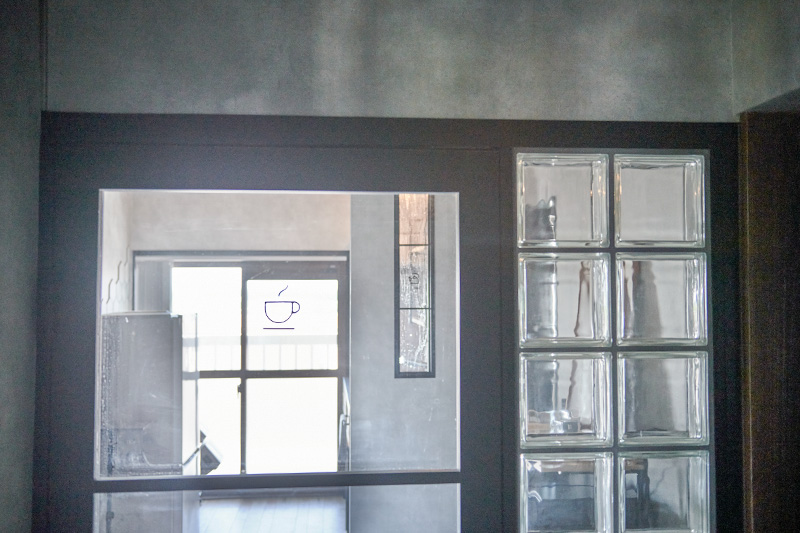 ガラス入りのドア