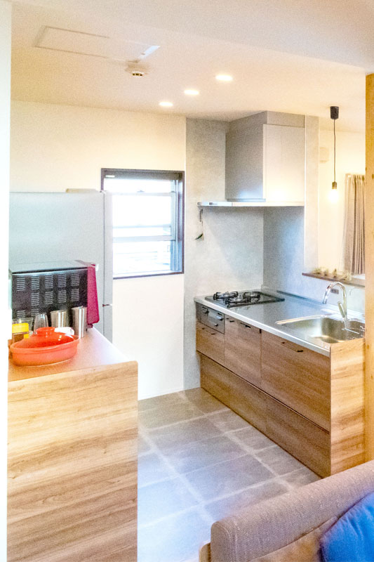 木目調の温かみのあるキッチン