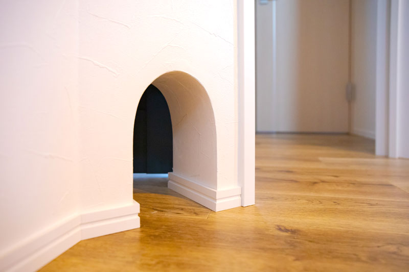 リビングに出入りできる猫窓